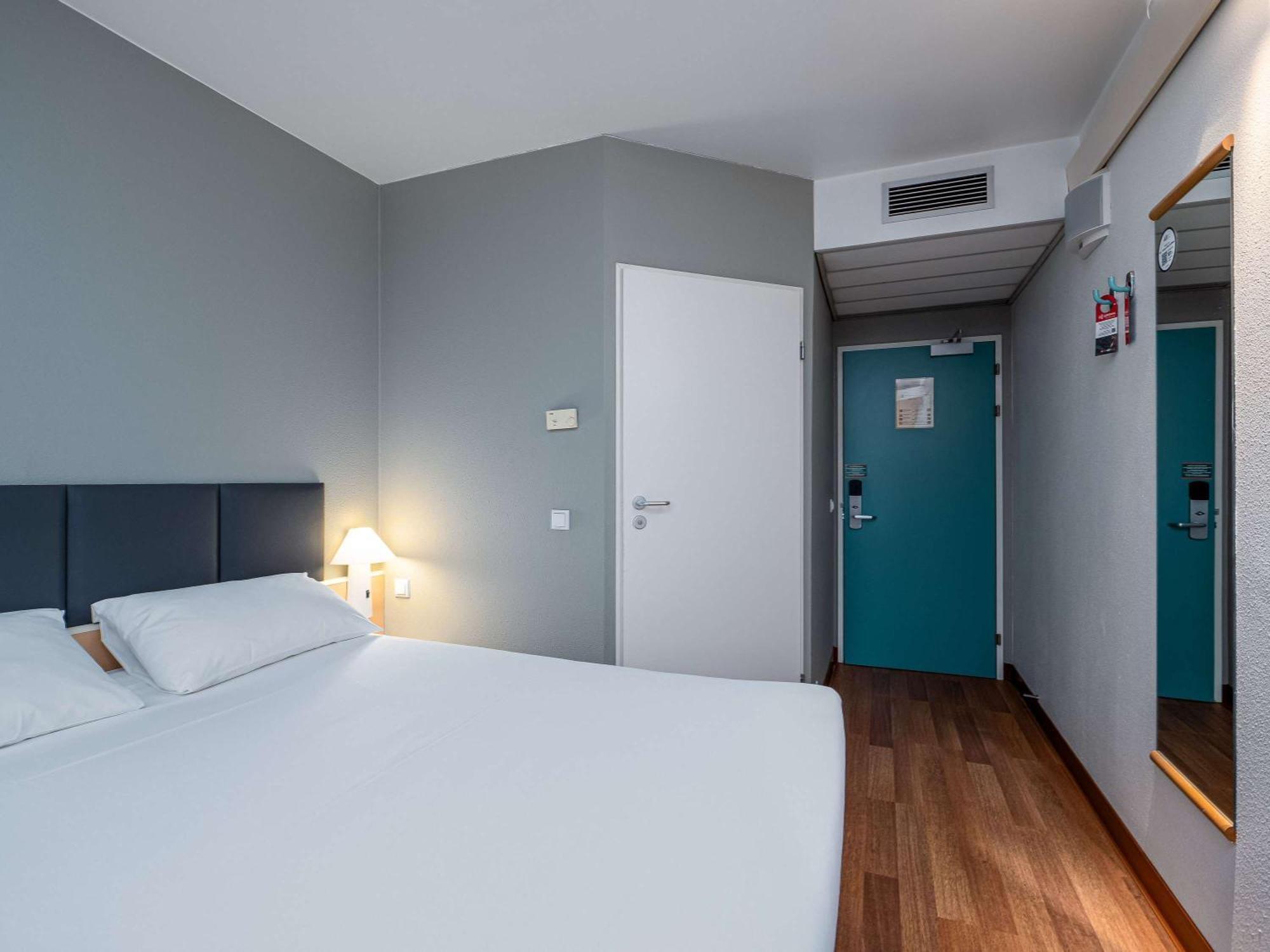 ไอบิส ตเชสโตโชวา Hotel เชสโตฮอวา ภายนอก รูปภาพ