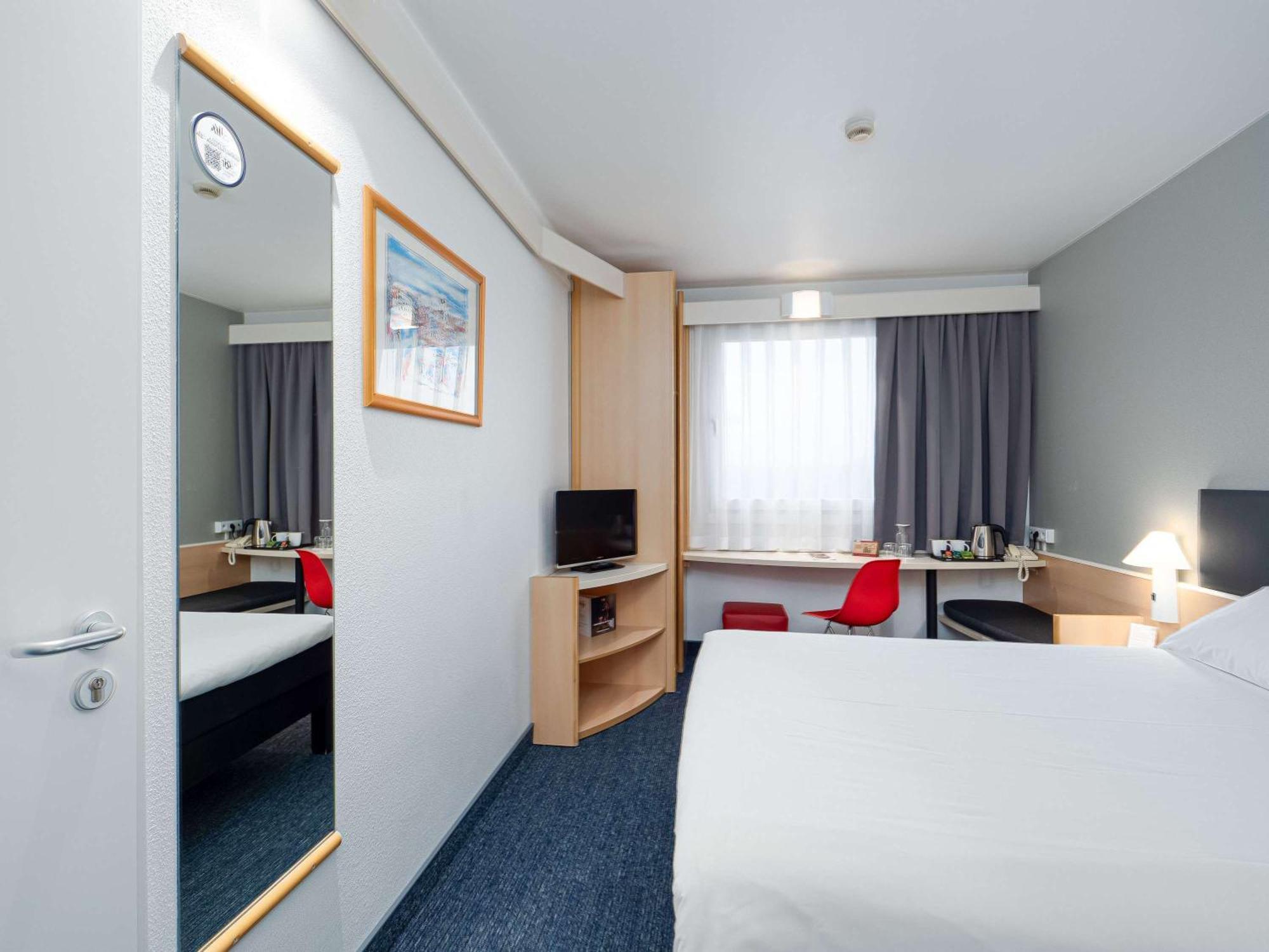 ไอบิส ตเชสโตโชวา Hotel เชสโตฮอวา ภายนอก รูปภาพ