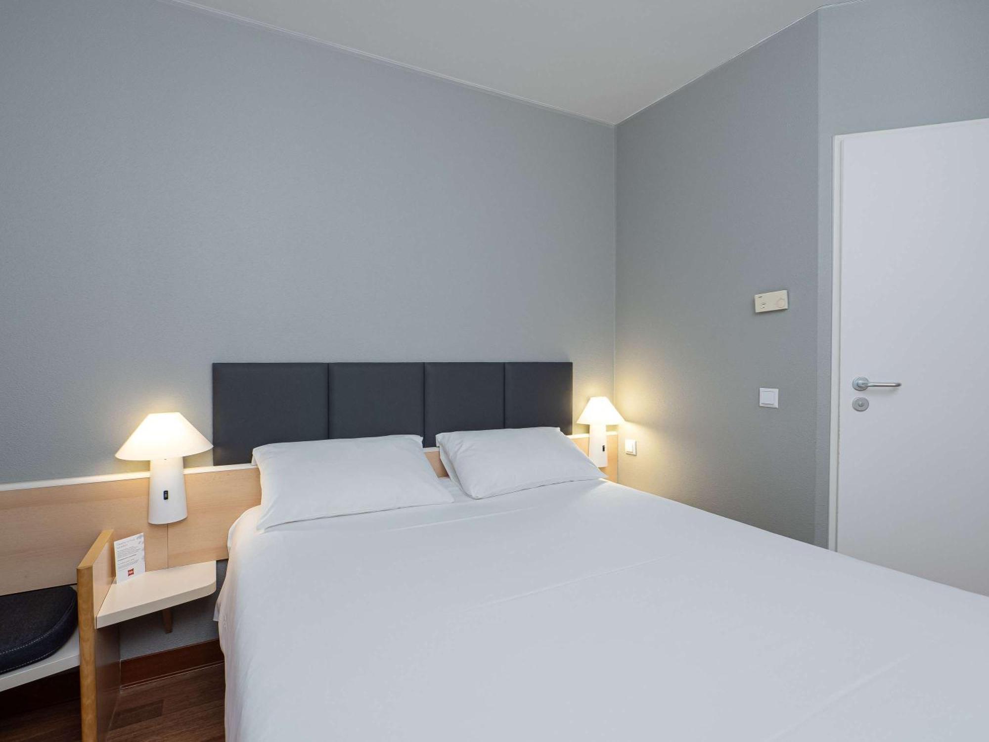 ไอบิส ตเชสโตโชวา Hotel เชสโตฮอวา ภายนอก รูปภาพ
